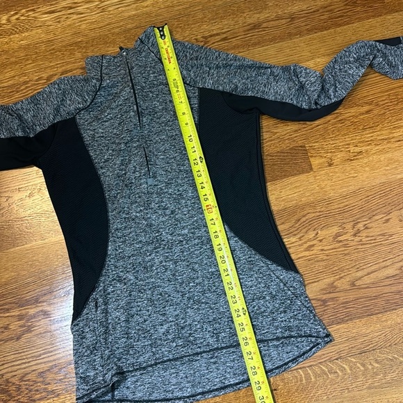 Athleta Colorblock Running Wild Half Zip Gray Black Size Small - Picture 9 of 9